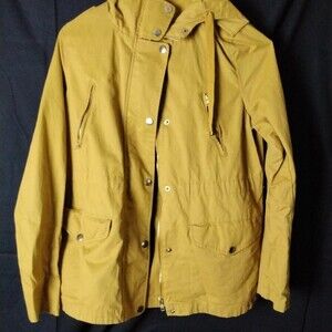 Love Tree mustard yellow jacket in a small #outerwear #mustard